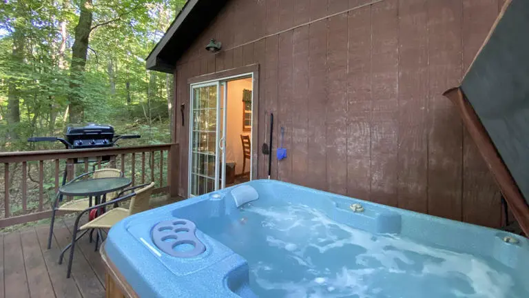 Bluebird Ridge Cottage Cabin Hot Tub